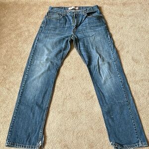 Men’s Levi’s Reg. 505 distressed jeans, sz. 33x34! Perfect for casual or dressy!